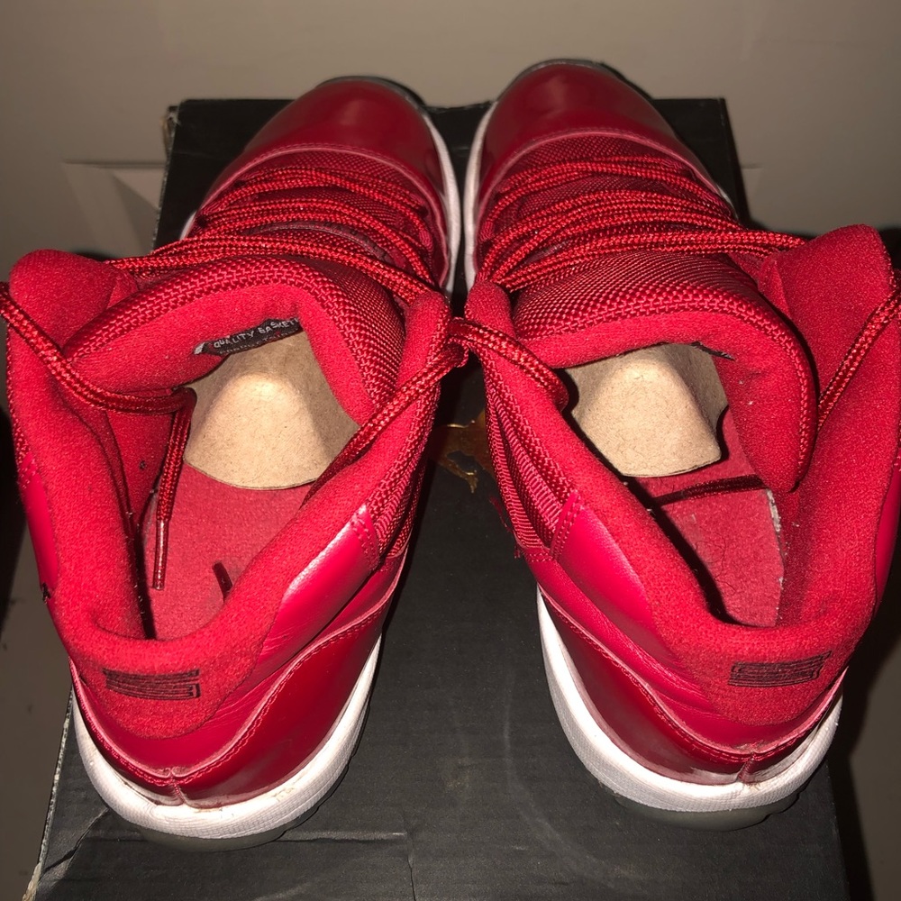 Air Jordan 11 Retro Gym Red
